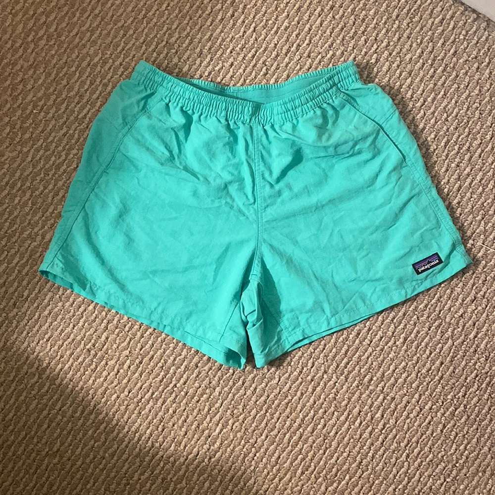 Patagonia baggies size small, teal, 5inch inseam